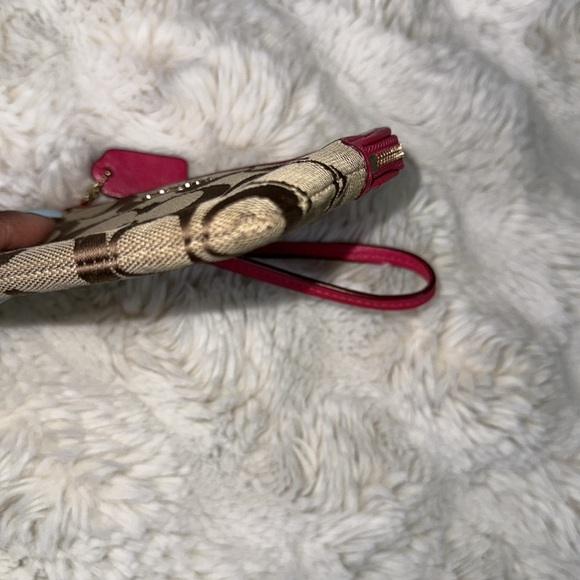 COACH WRISTLET WITH PINK TRIM - Picture 6 of 9